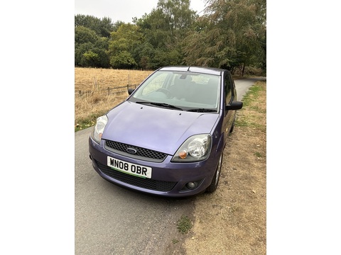 1.25 Zetec Climate Hatchback 3dr Petrol Manual (142 g/km, 74 bhp)