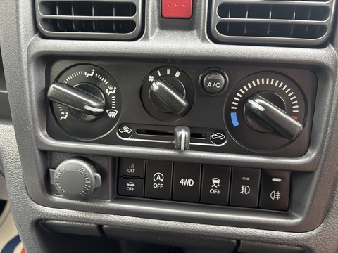 Super X Limited 4X4 658 2dr Pick Up Automatic Petrol