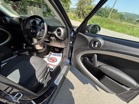 One 1.6 5dr Hatchback Automatic Petrol