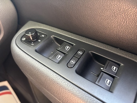 Se Tsi Bluemotion Technology Dsg 1.4 5dr Mpv Semi Auto Petrol