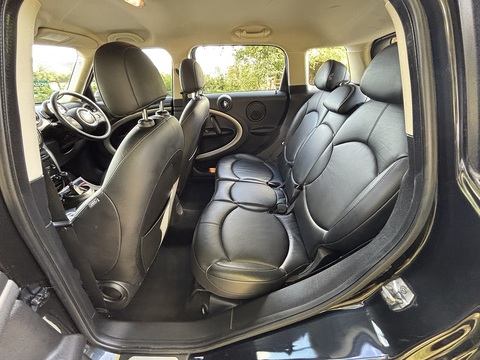 One 1.6 5dr Hatchback Automatic Petrol
