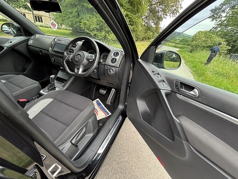 R Line Tsi 4Motion Dsg 2.0 5dr Estate Semi Auto Petrol