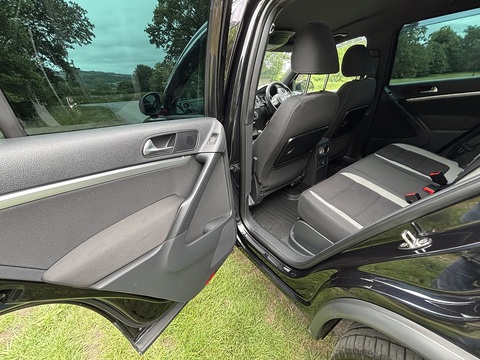 R Line Tsi 4Motion Dsg 2.0 5dr Estate Semi Auto Petrol