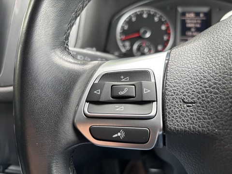 R Line Tsi 4Motion Dsg 2.0 5dr Estate Semi Auto Petrol