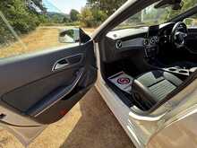 Mercedes-Benz Cla Cla 180 Amg Line