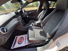 Mercedes-Benz Cla Cla 180 Amg Line