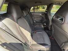Mercedes-Benz Cla Cla 180 Amg Line