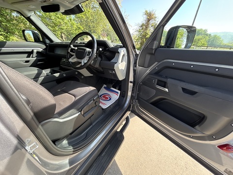 3.0 D250 MHEV Hard Top SUV 3dr Diesel Auto 4WD SWB Euro 6 (s/s) (250 ps)