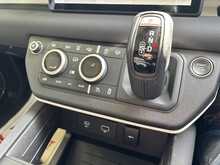 Land Rover Defender 90 D250 MHEV