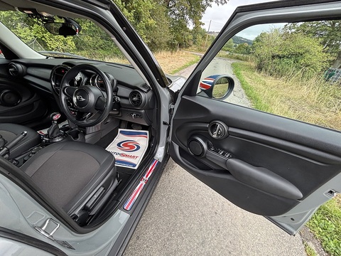 Cooper 1.5 5dr Hatchback Automatic Petrol