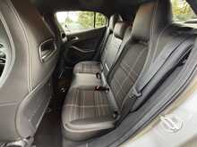 Mercedes-Benz Gla-Class Gla250 4Matic Sport