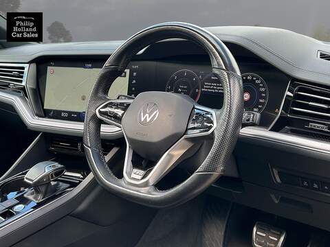 Volkswagen Touareg TDI V6 Black Edition - U10001