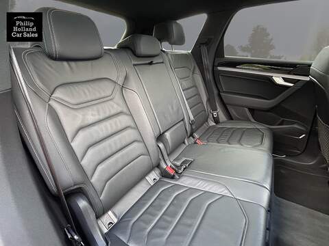 Volkswagen Touareg TDI V6 Black Edition - U10001