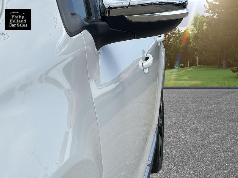 Peugeot 2008 PureTech Allure - U10011