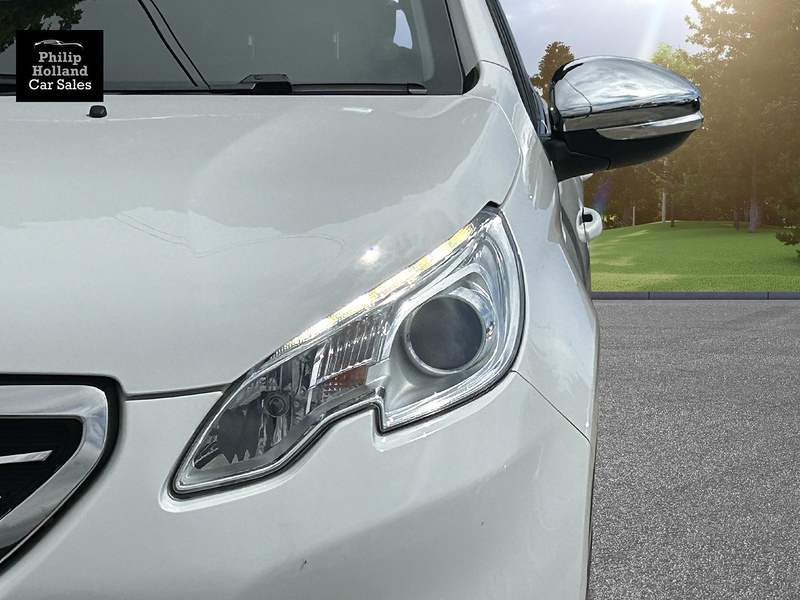 Peugeot 2008 PureTech Allure - U10011