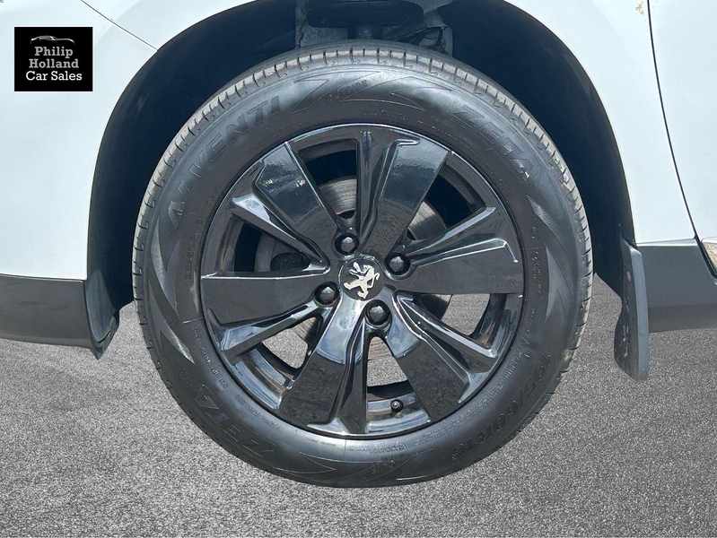 Peugeot 2008 PureTech Allure - U10011