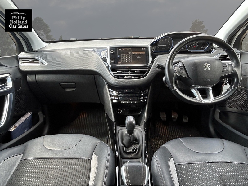 Peugeot 2008 PureTech Allure - U10011