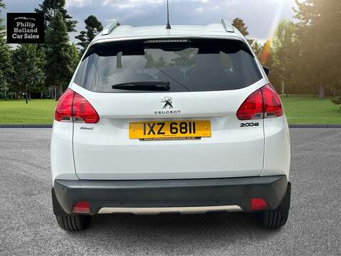 Peugeot 2008 PureTech Allure - U10011