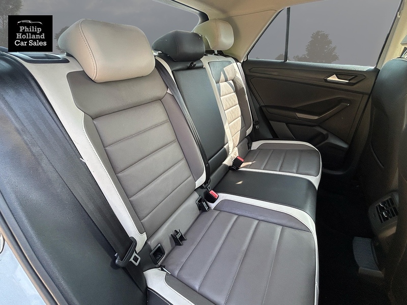 Volkswagen T-Roc TDI SE - U10014