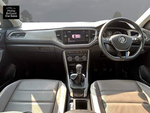Volkswagen T-Roc TDI SE - U10014