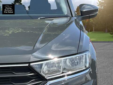 Volkswagen T-Roc TDI SE - U10019