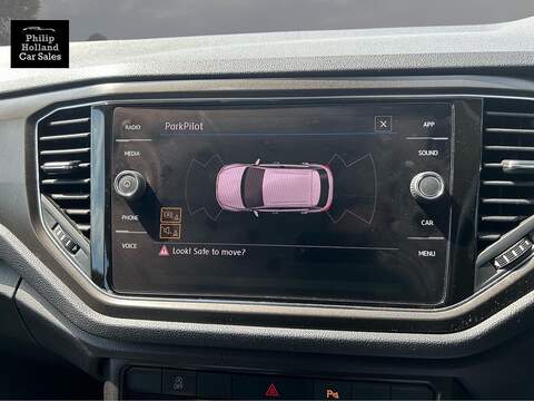 Volkswagen T-Roc TDI SE - U10019