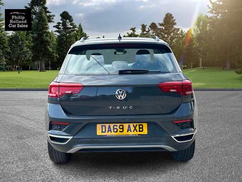 Volkswagen T-Roc TDI SE - U10019