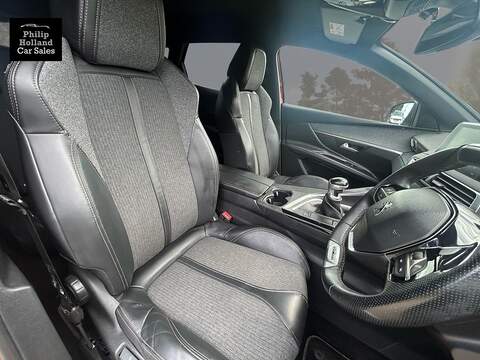 Peugeot 3008 GT Line - U10023