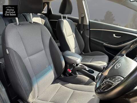 Hyundai i30 CRDi Blue Drive SE - U10037