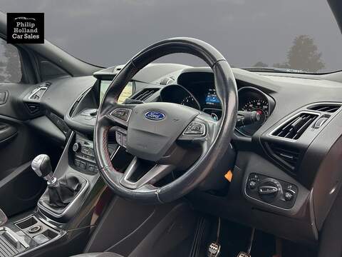 Ford Kuga T EcoBoost ST-Line X - U10041