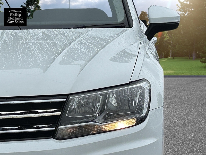 Volkswagen Tiguan TDI BlueMotion Tech SE - U10058