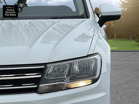 Volkswagen Tiguan TDI BlueMotion Tech SE - U10058