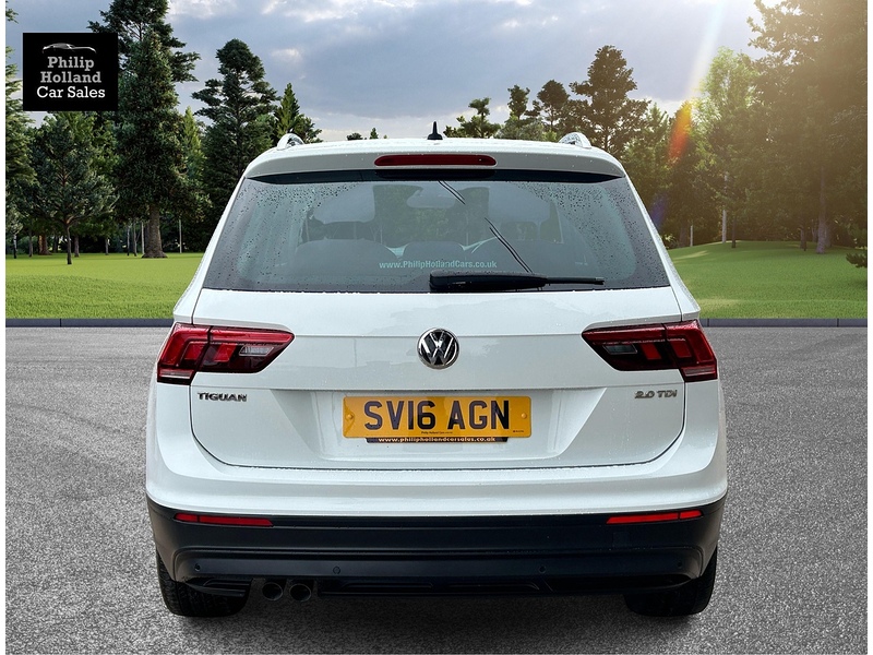 Volkswagen Tiguan TDI BlueMotion Tech SE - U10058