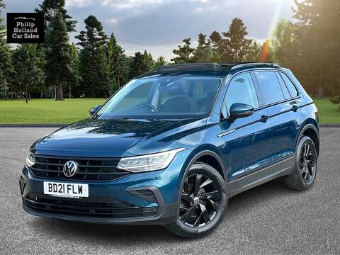 Volkswagen Tiguan 3.0 D300 MHEV R-Dynamic SE SUV 5dr Diesel Auto 4WD Euro 6 (s/s) (300 ps)