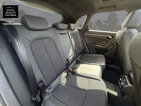 Audi Q3 TDI S line - U10069