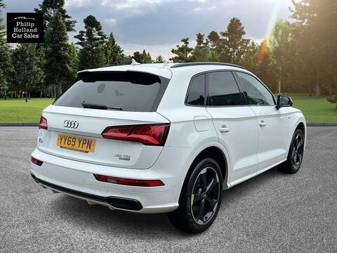Audi Q5 TDI Black Edition - U10076