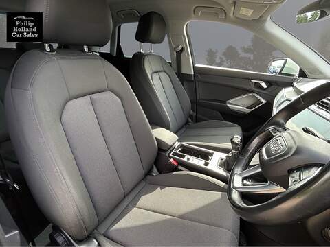 Audi Q3 TFSI CoD Technik - U10085