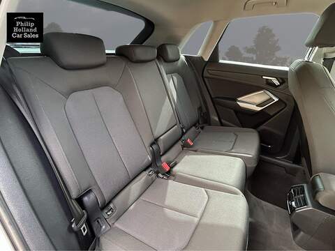 Audi Q3 TFSI CoD Technik - U10085