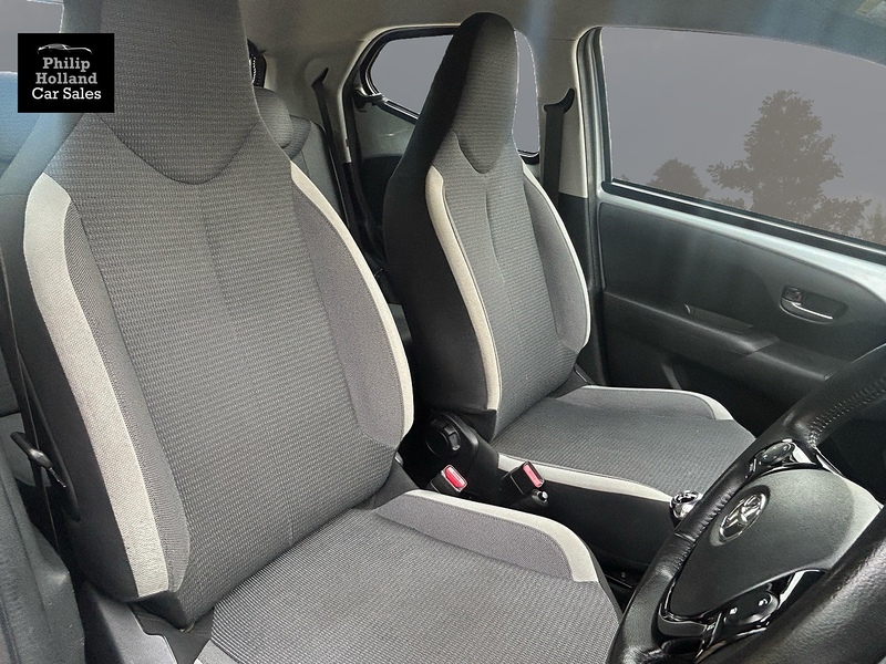 Toyota AYGO VVT-i x-play - U10091