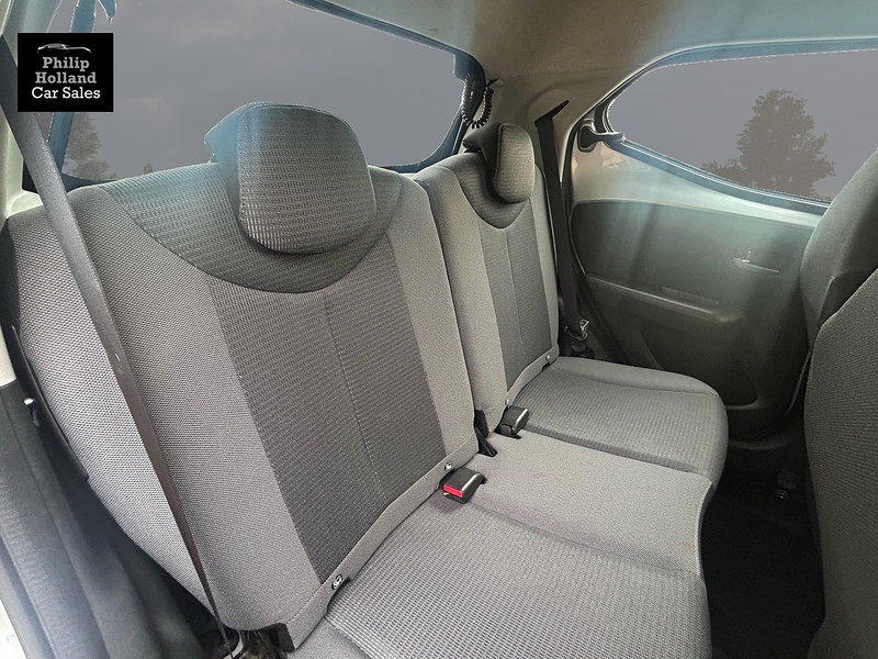 Toyota AYGO VVT-i x-play - U10091
