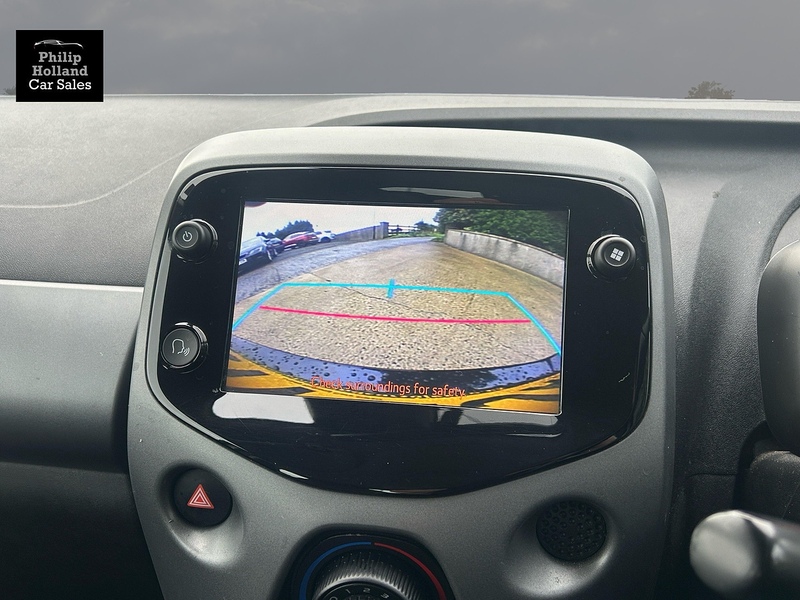 Toyota AYGO VVT-i x-play - U10091