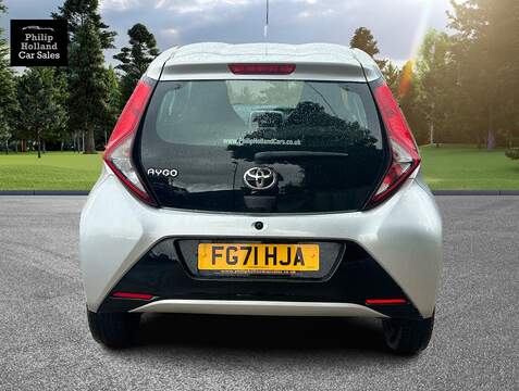 Toyota AYGO VVT-i x-play - U10091