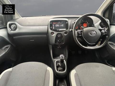Toyota AYGO VVT-i x-play - U10091