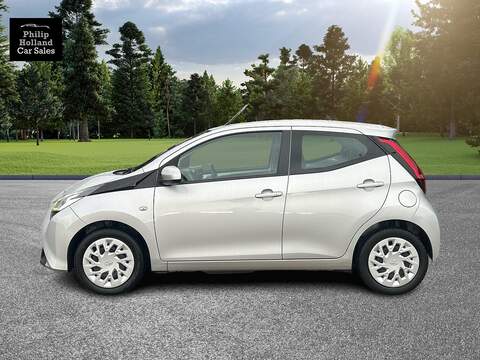Toyota AYGO VVT-i x-play - U10091