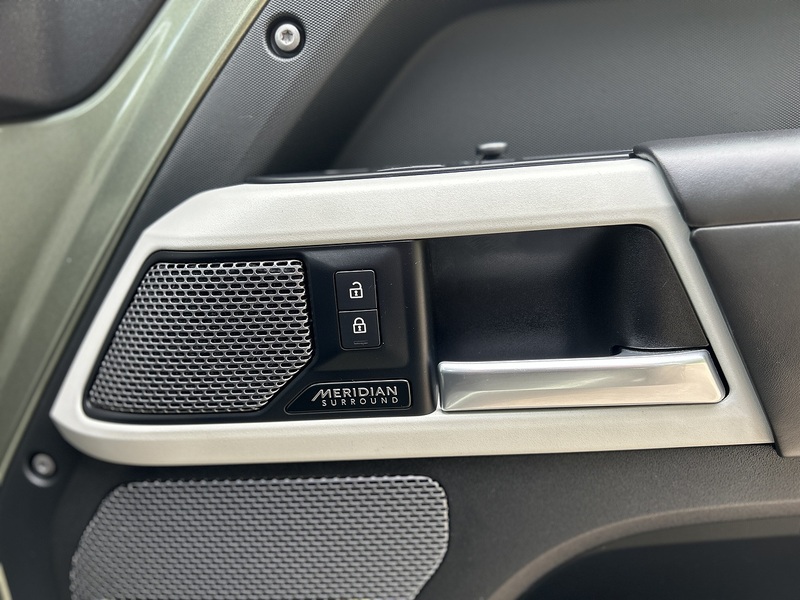Land Rover Defender 110 D300 MHEV X-Dynamic HSE - U9228