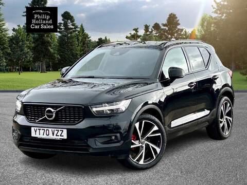 Volvo XC40 2.0 B5 MHEV Plus SUV 5dr Diesel Hybrid Auto 4WD Euro 6 (s/s) (235 ps)