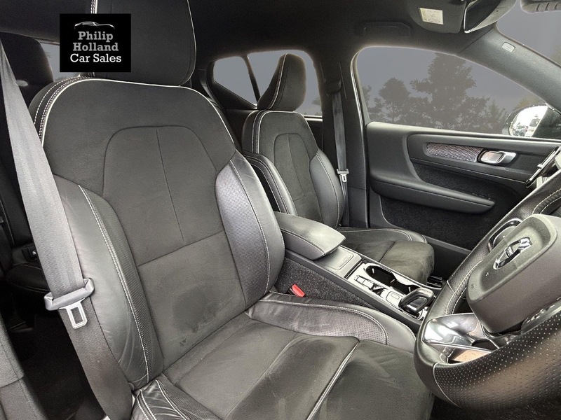 Volvo XC40 D3 R-Design Pro - U9628