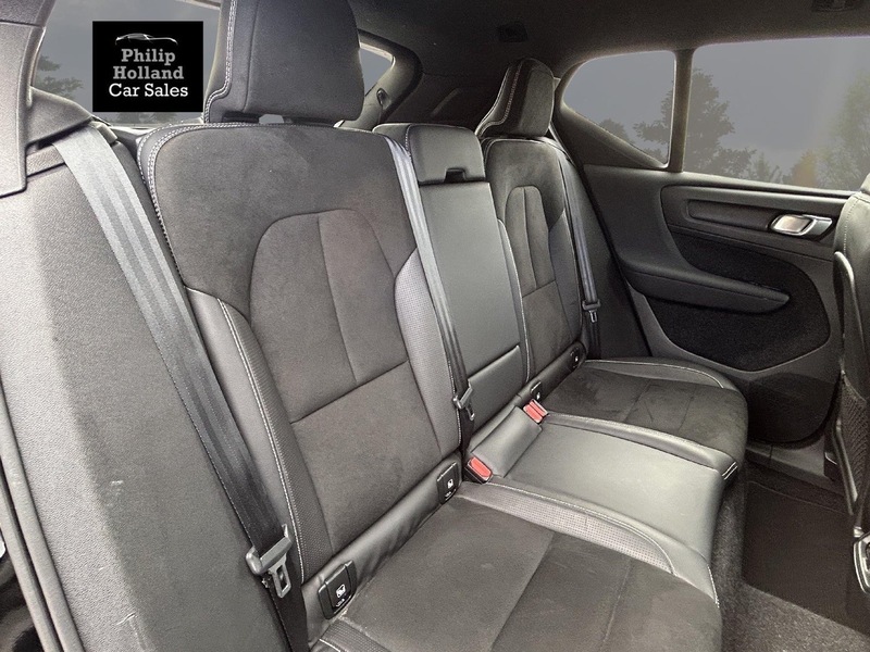 Volvo XC40 D3 R-Design Pro - U9628