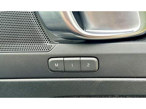 Volvo XC40 D3 R-Design Pro - U9628