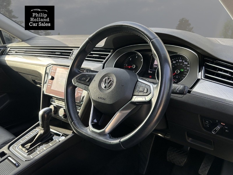 Volkswagen Passat TDI SEL - U9759